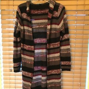 Medium women’s long sweater with hood